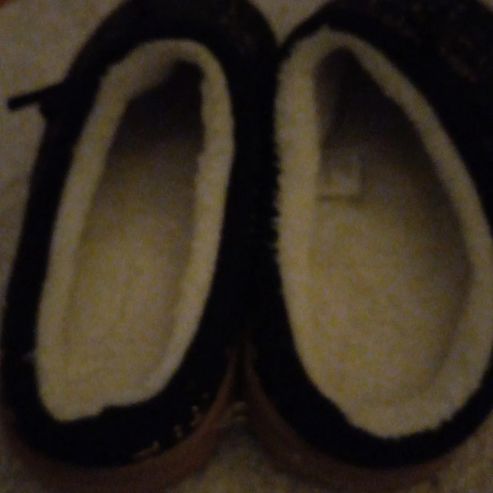 Bebe Girls Slippers Size M 13/1.